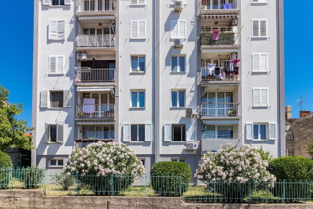 Quirky Apartment Arena With Parking Pula Luaran gambar